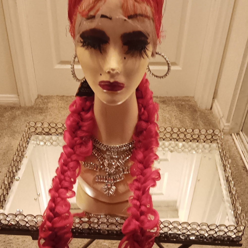 Wig - Picture 5 of 6